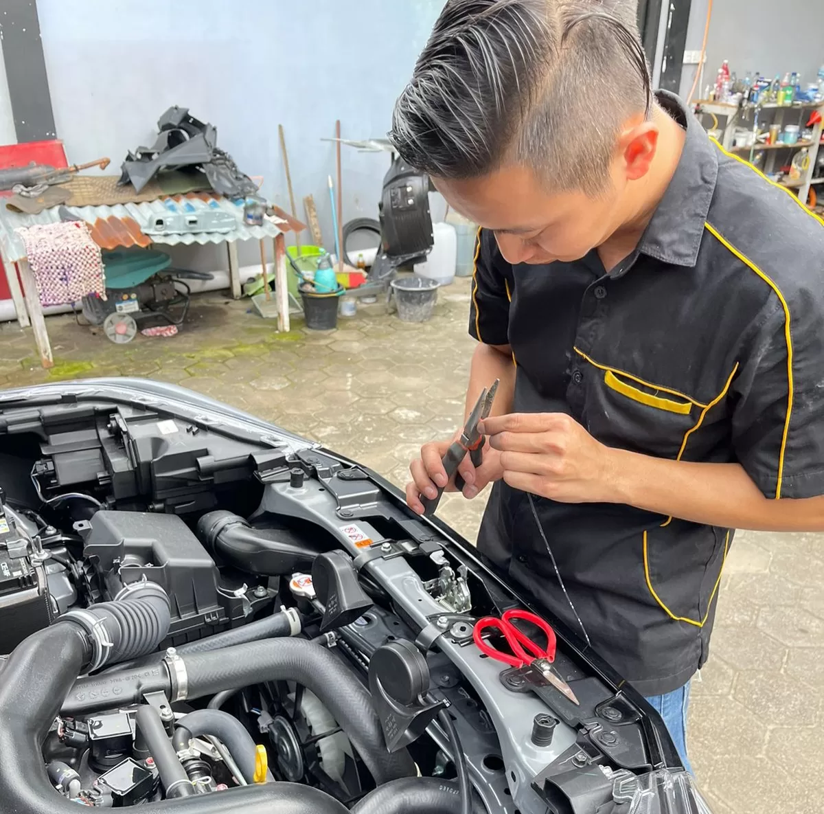 Teknisi Pandawa Auto Cars